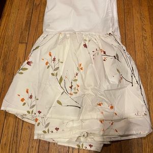 NWOT Crate & barrel king size sakura king bed skirt